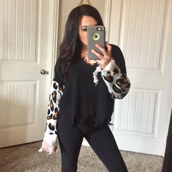 Shein black leopard sleeve raw hem sweater New M - Picture 2 of 8
